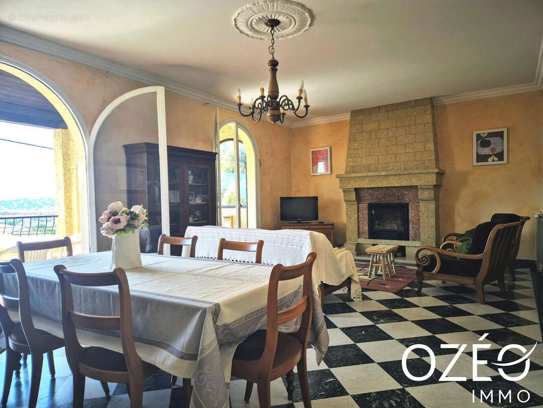 Maison à SIX-FOURS-LES-PLAGES