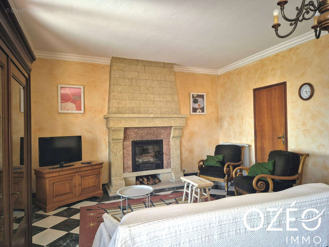 Maison à SIX-FOURS-LES-PLAGES