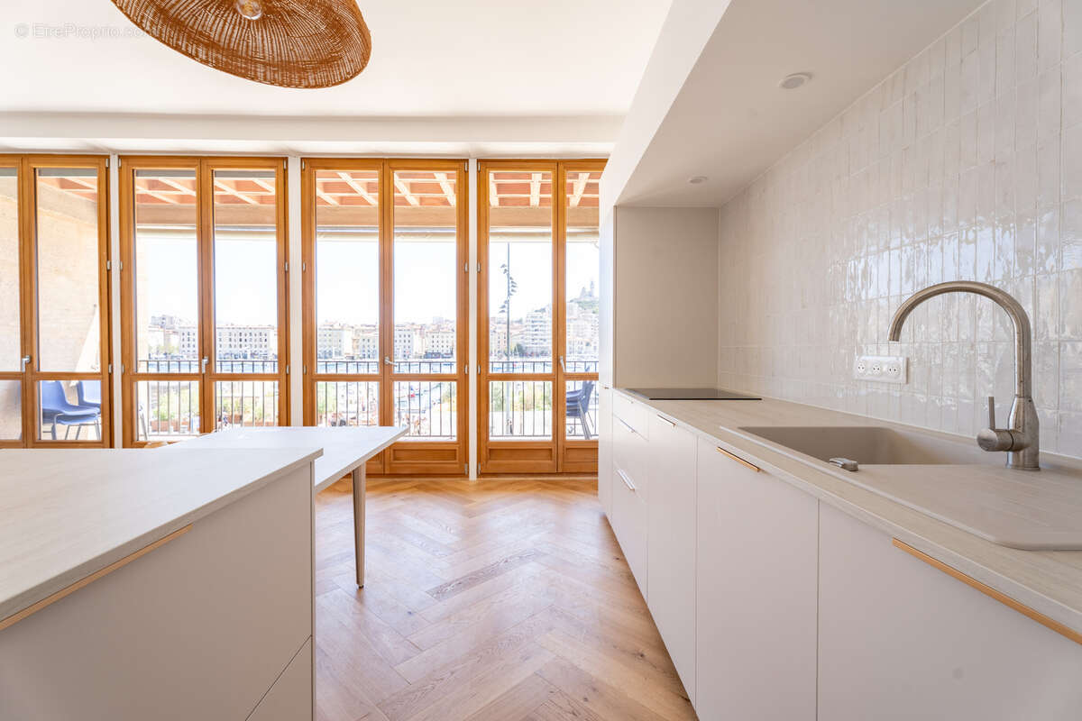 Appartement à MARSEILLE-2E