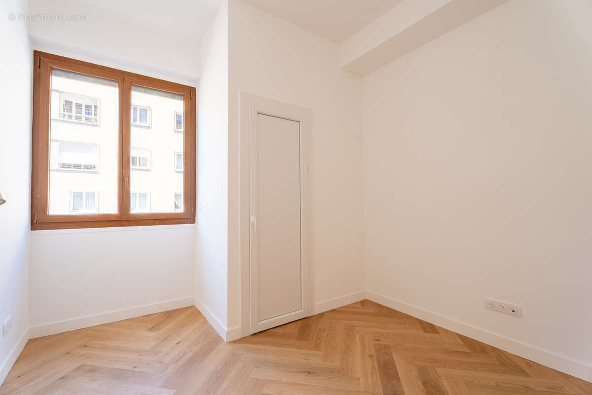 Appartement à MARSEILLE-2E