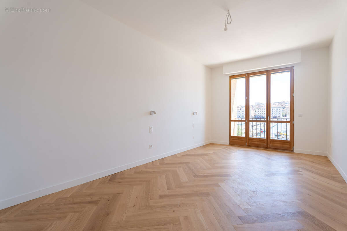 Appartement à MARSEILLE-2E