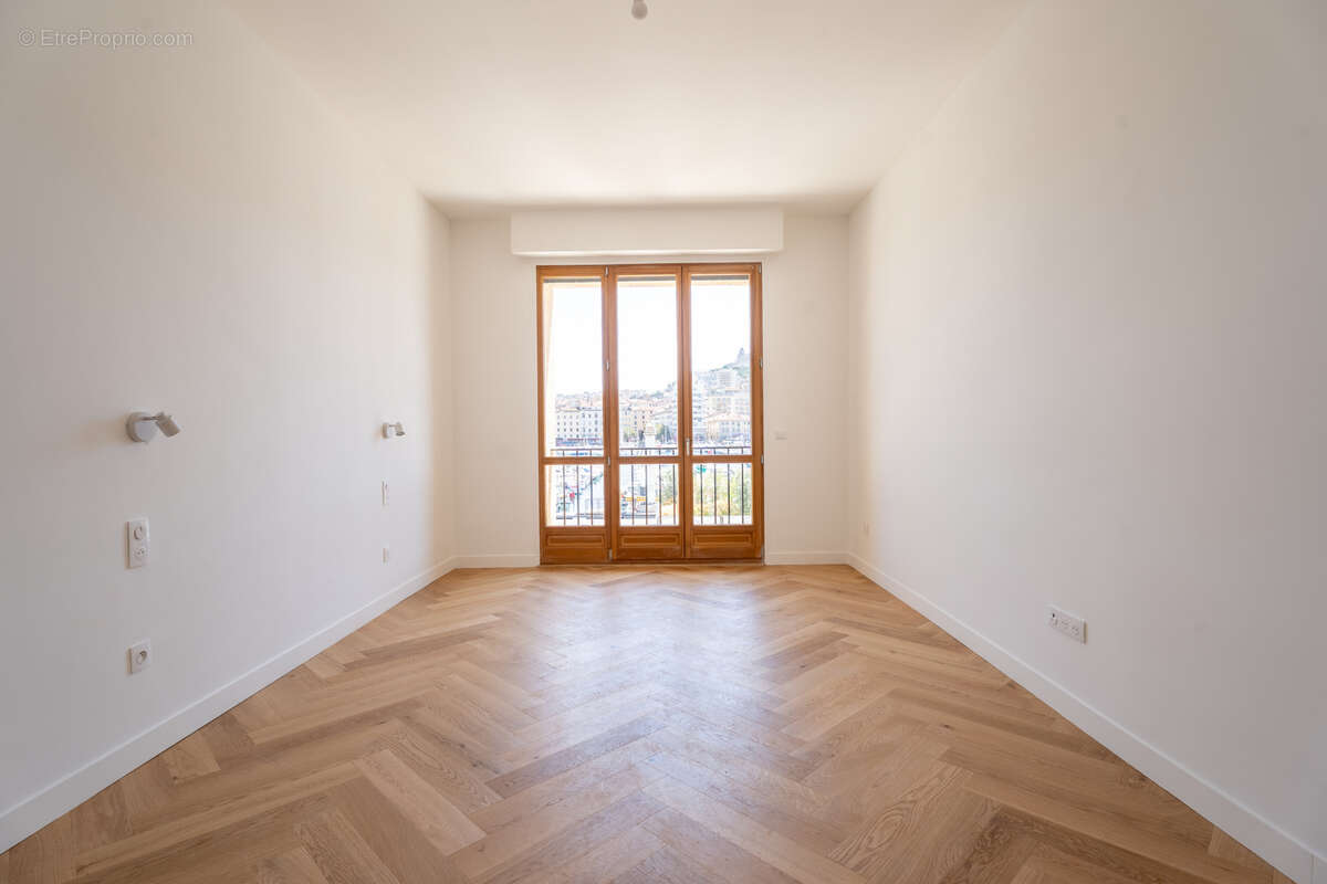 Appartement à MARSEILLE-2E