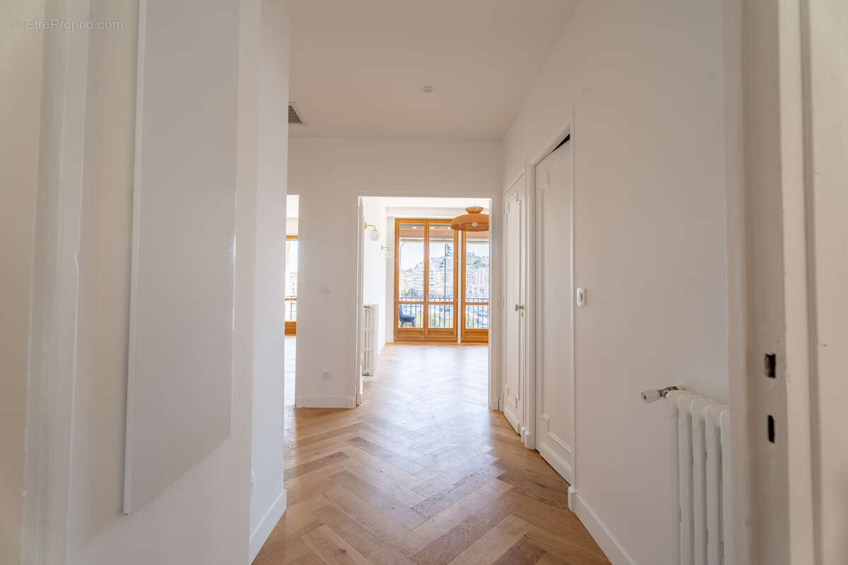 Appartement à MARSEILLE-2E