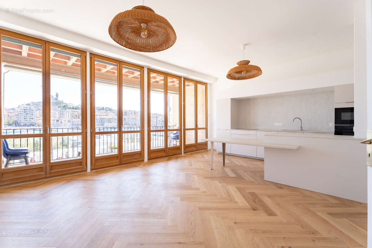 Appartement à MARSEILLE-2E