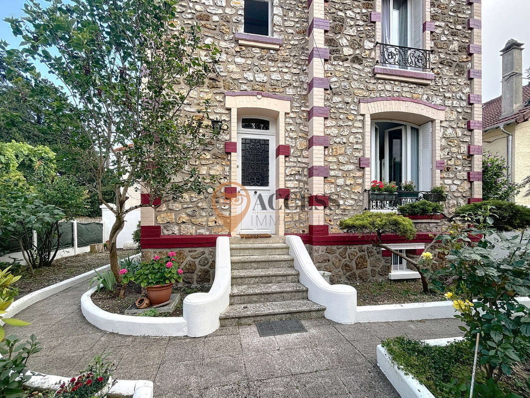 Maison à DEUIL-LA-BARRE