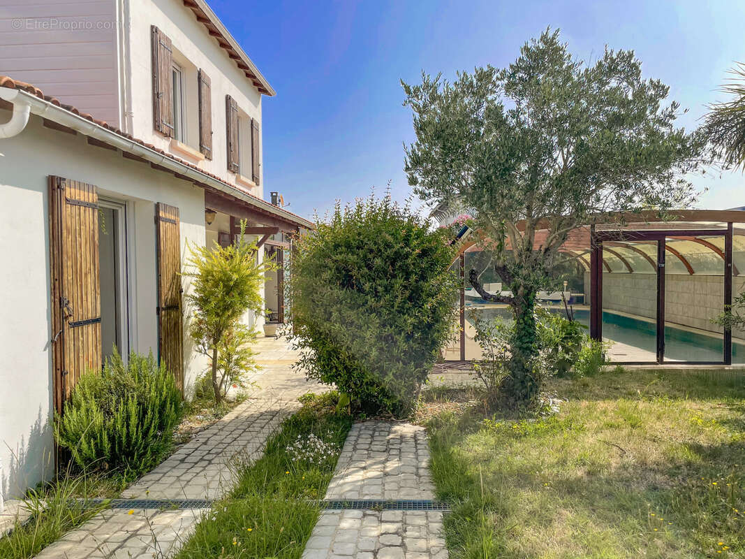 Maison à SAINT-GEORGES-DE-DIDONNE