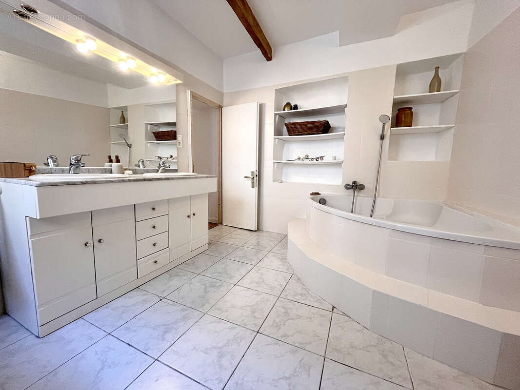 Maison à BEAUMES-DE-VENISE