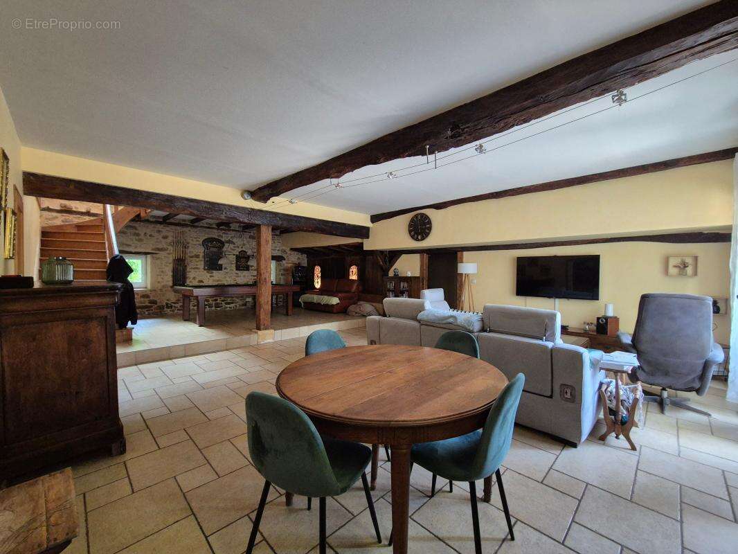 Maison à TERRASSON-LAVILLEDIEU