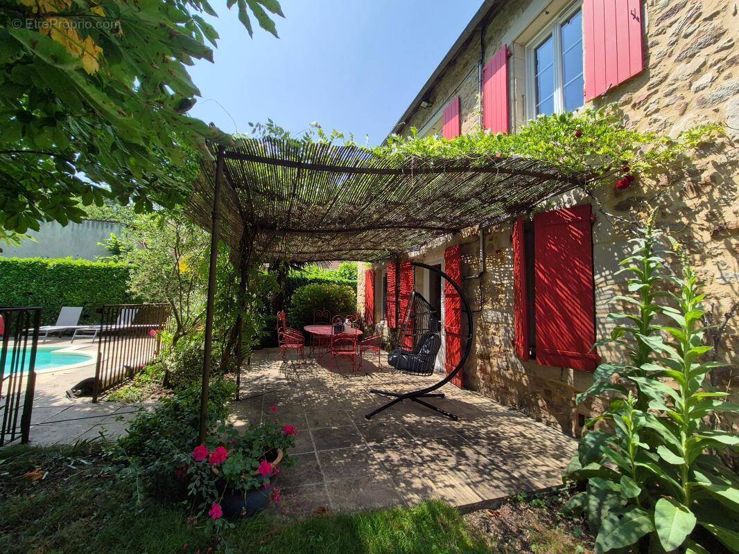 Maison à TERRASSON-LAVILLEDIEU