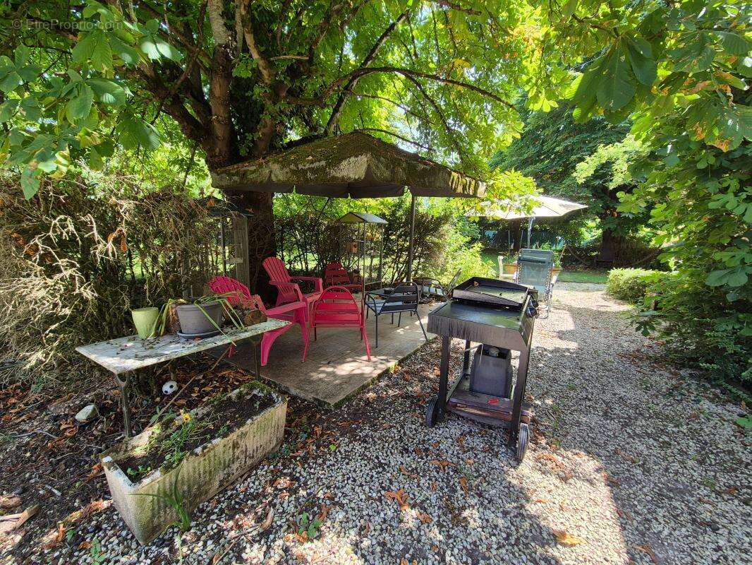 Maison à TERRASSON-LAVILLEDIEU