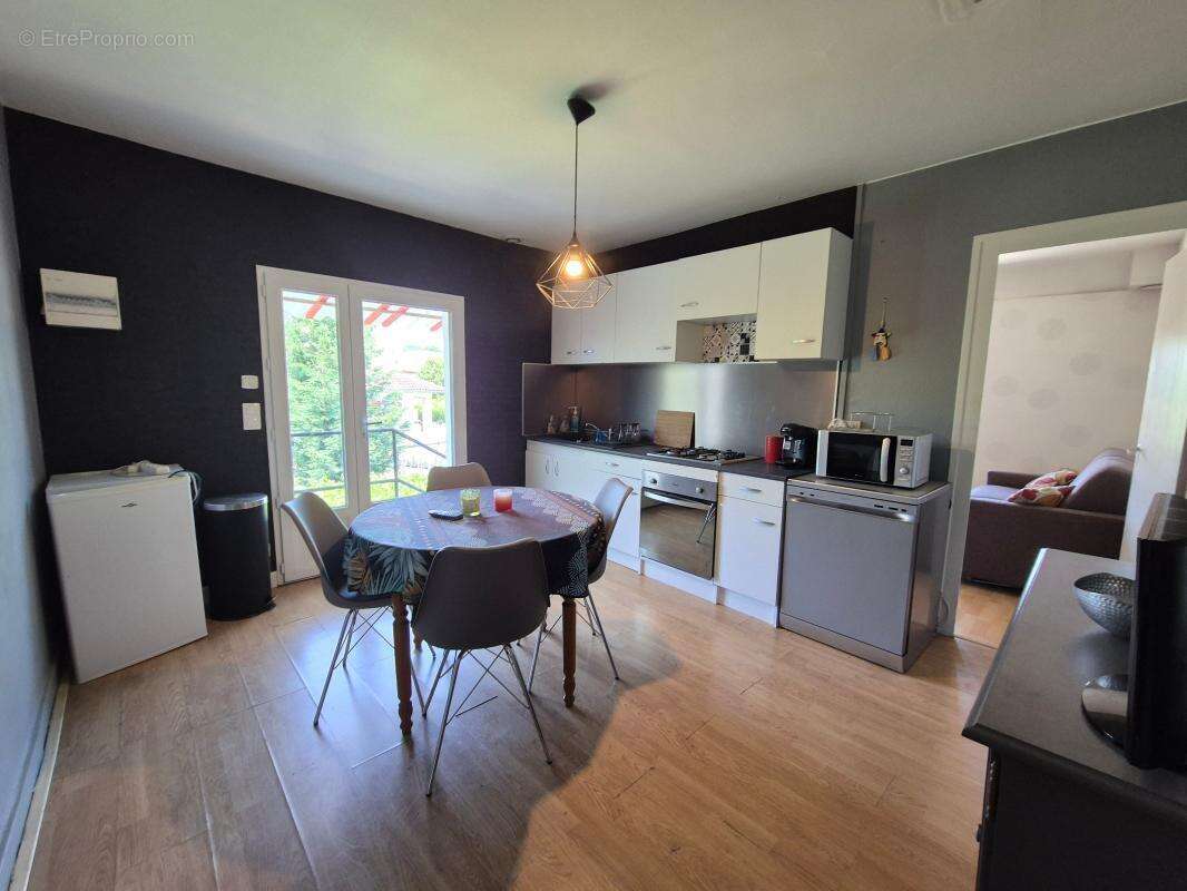 Maison à TERRASSON-LAVILLEDIEU