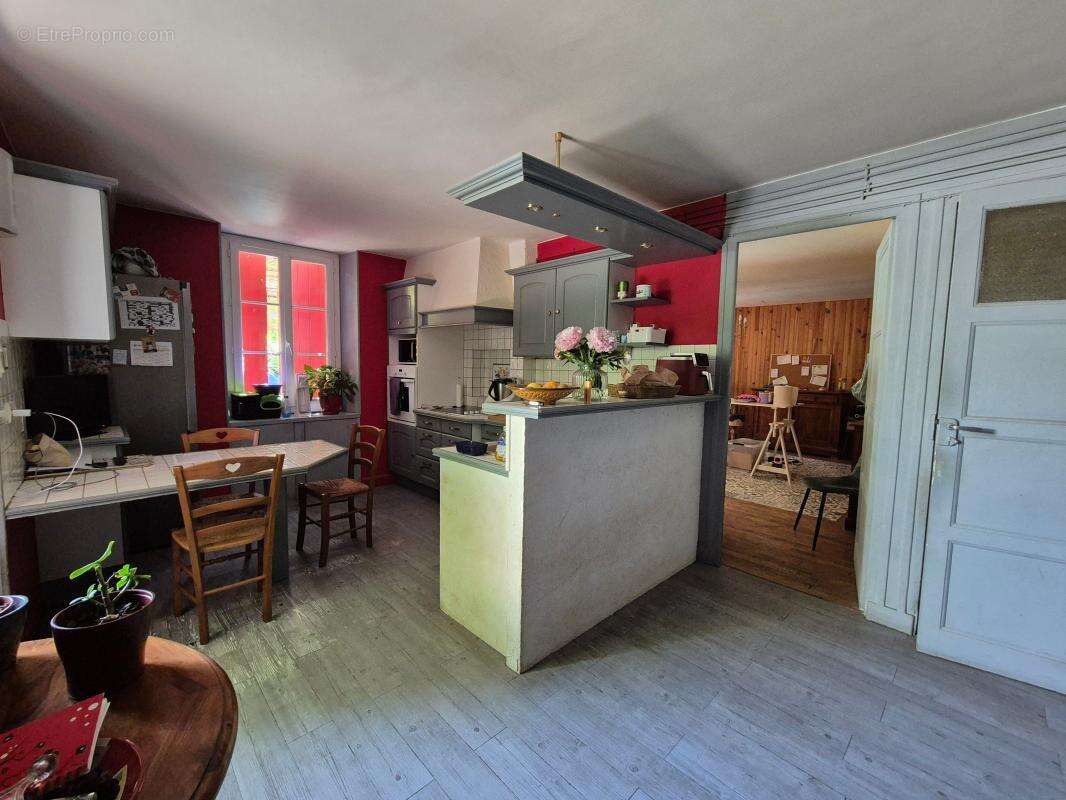 Maison à TERRASSON-LAVILLEDIEU