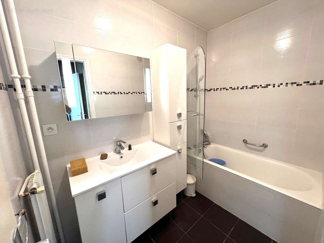 Appartement à PARIS-20E