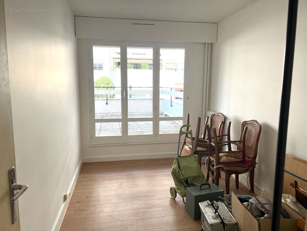 Appartement à PARIS-20E