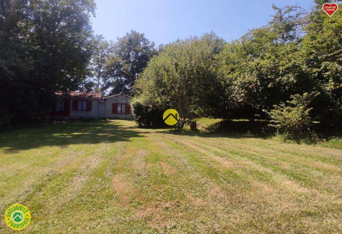 Maison à MONTMARAULT