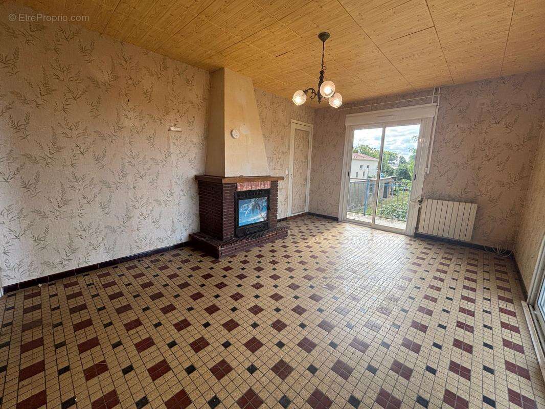 Maison à LONGUEVILLE