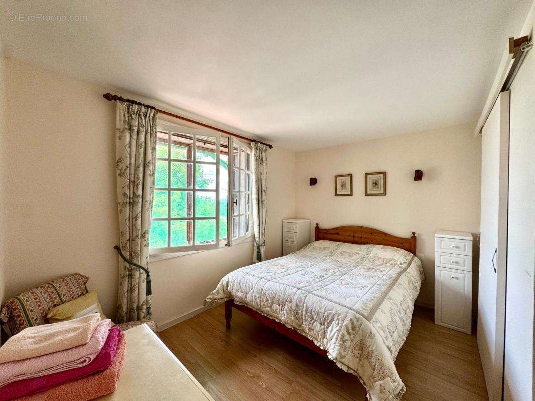 Maison à SAINT-ANTONIN-DE-LACALM