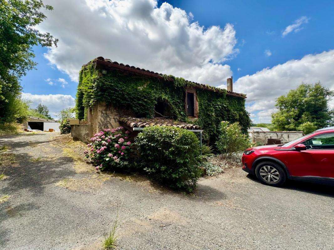 Maison à SAINT-ANTONIN-DE-LACALM