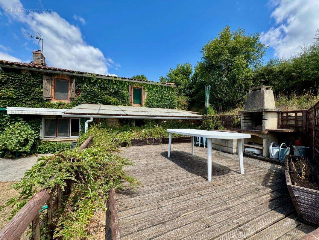 Maison à SAINT-ANTONIN-DE-LACALM