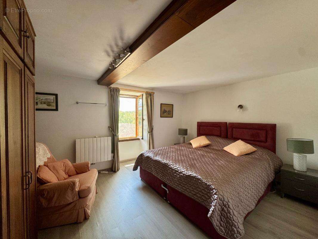 Maison à SAINT-ANTONIN-DE-LACALM