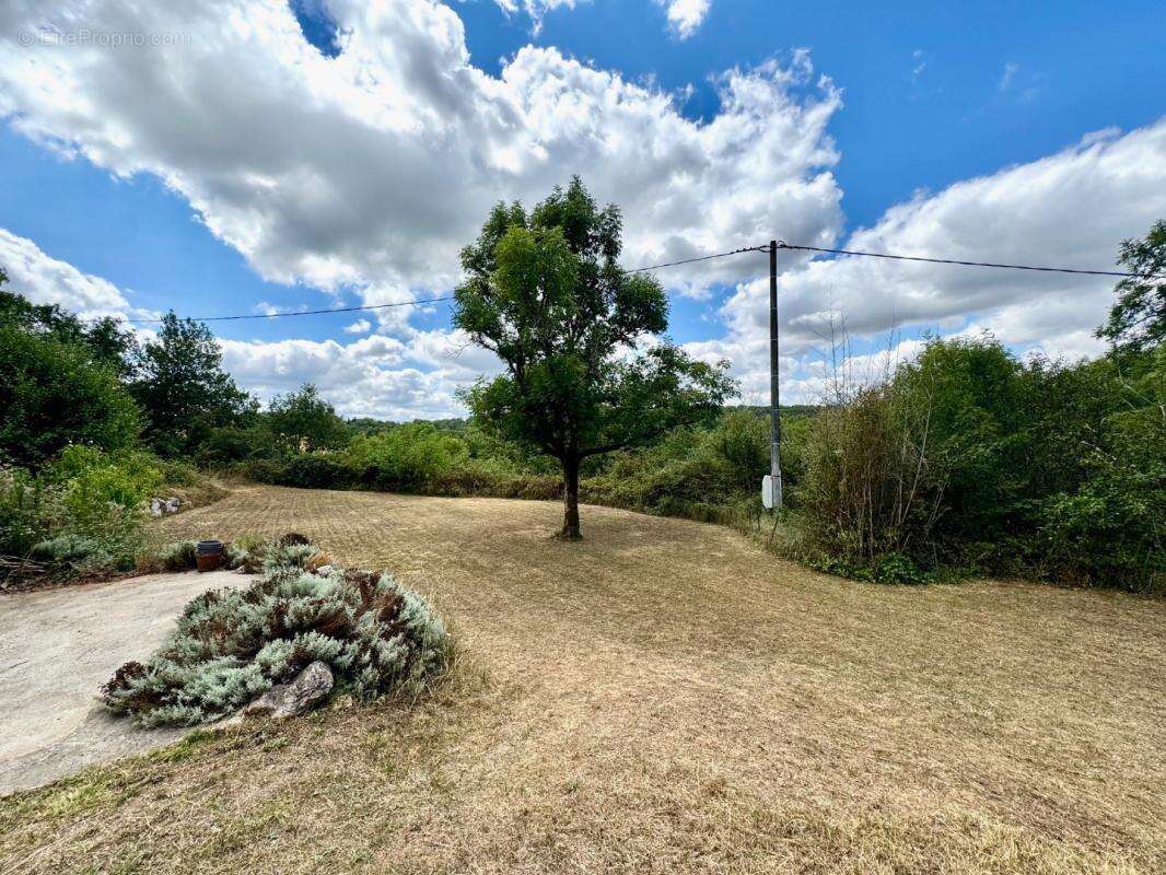 Maison à SAINT-ANTONIN-DE-LACALM