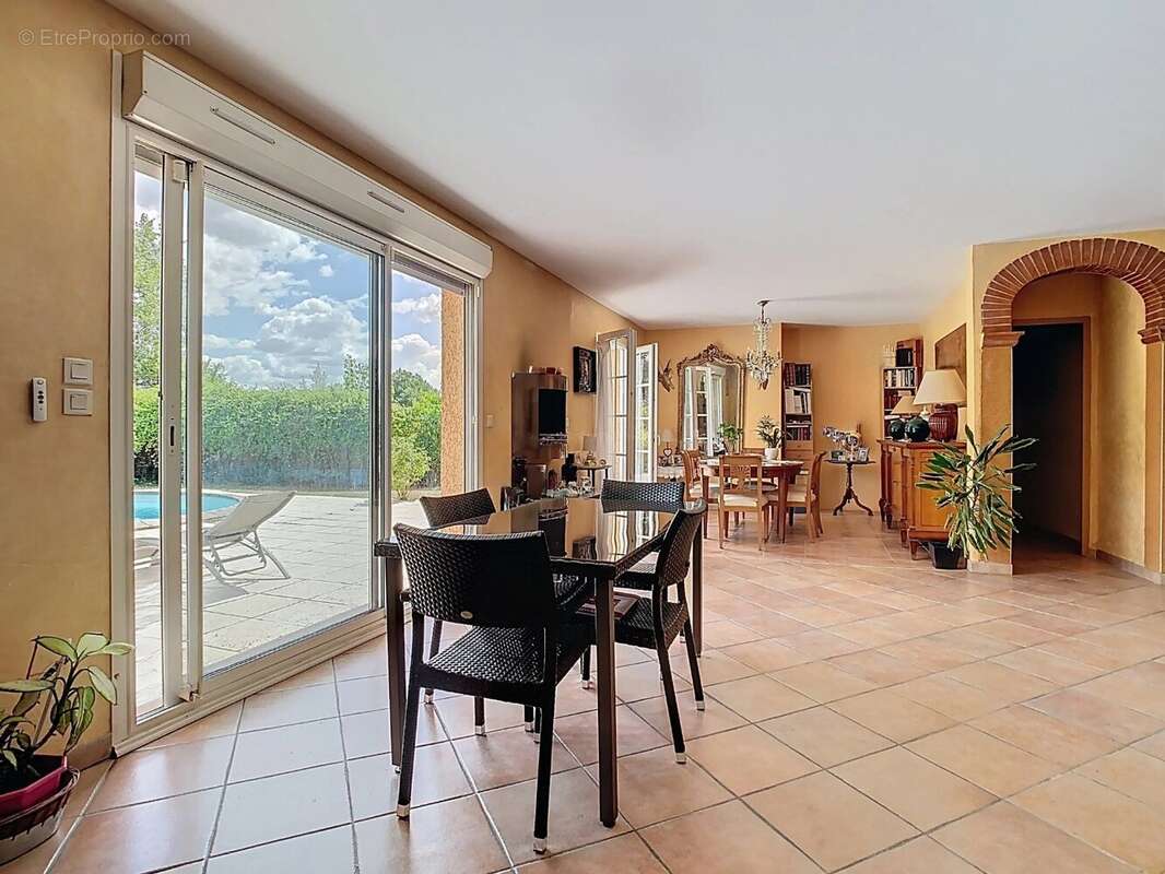 Maison à SAINT-SULPICE