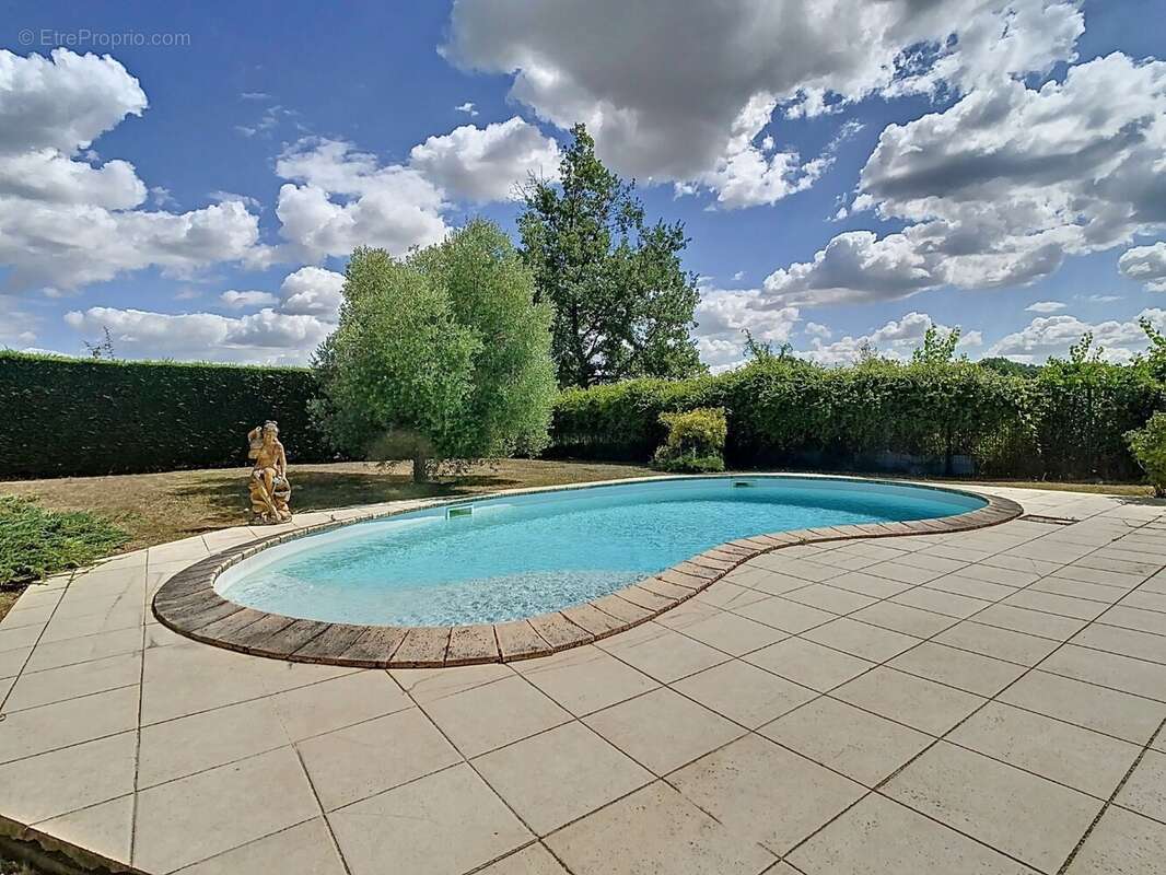 Maison à SAINT-SULPICE