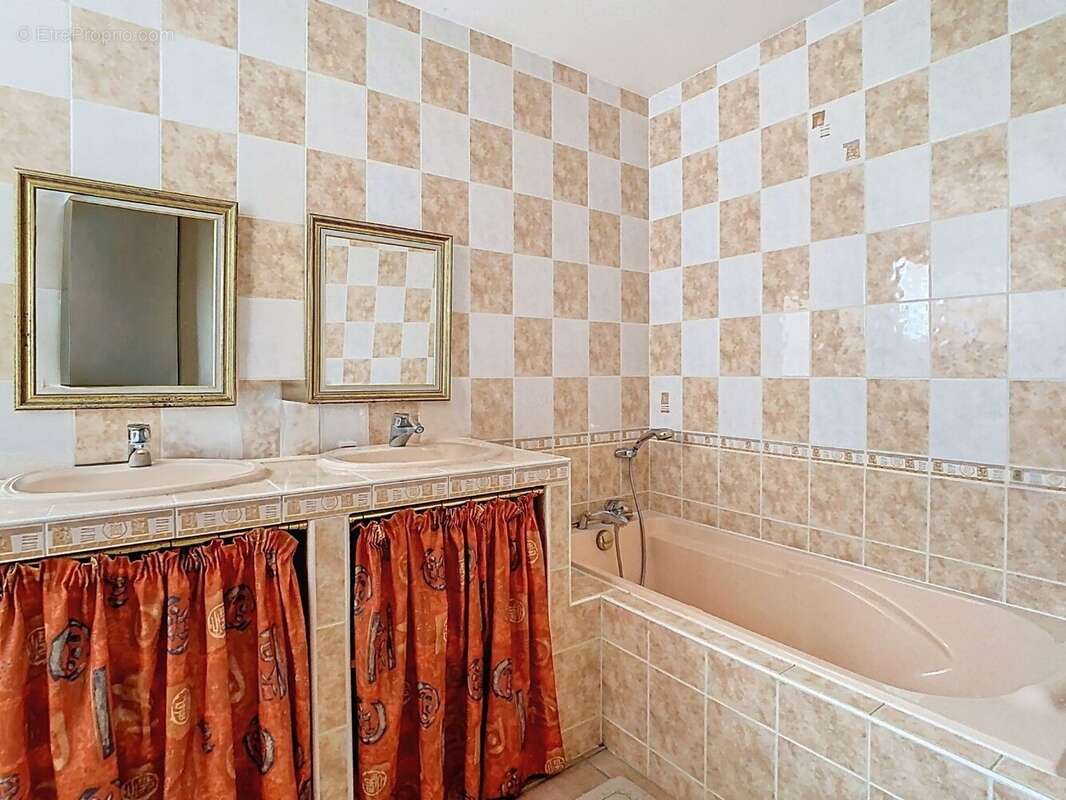 Maison à SAINT-SULPICE