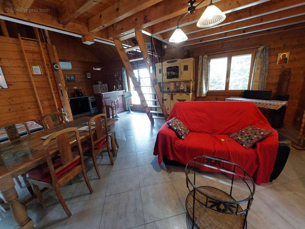 Maison à AUTRY-ISSARDS