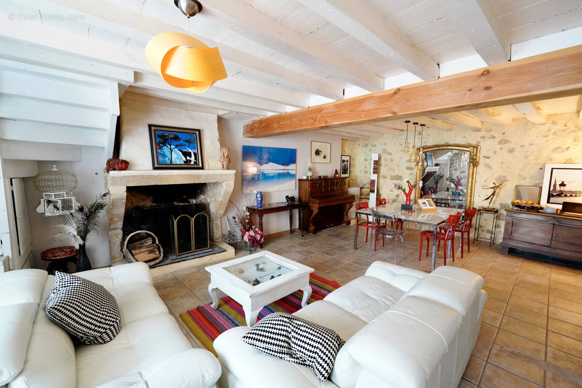 Maison à ISLE-SAINT-GEORGES