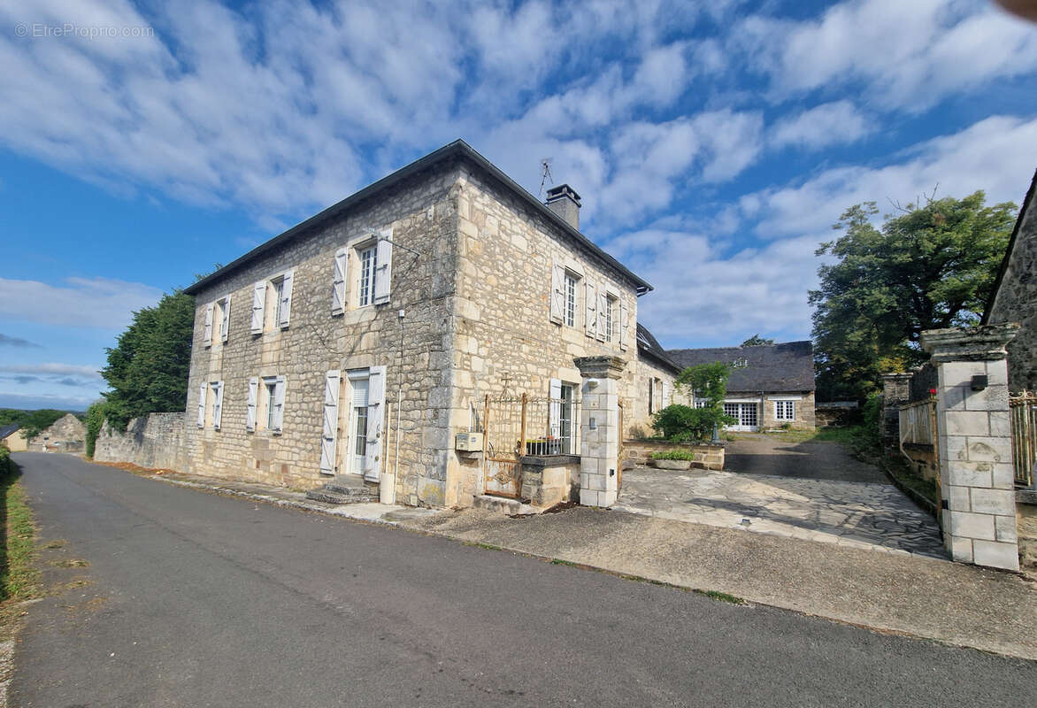 Maison à JUGEALS-NAZARETH