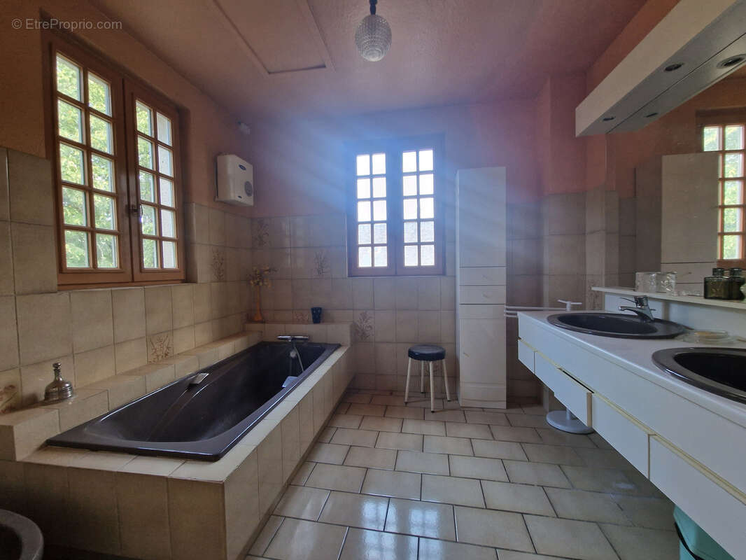 Maison à JUGEALS-NAZARETH