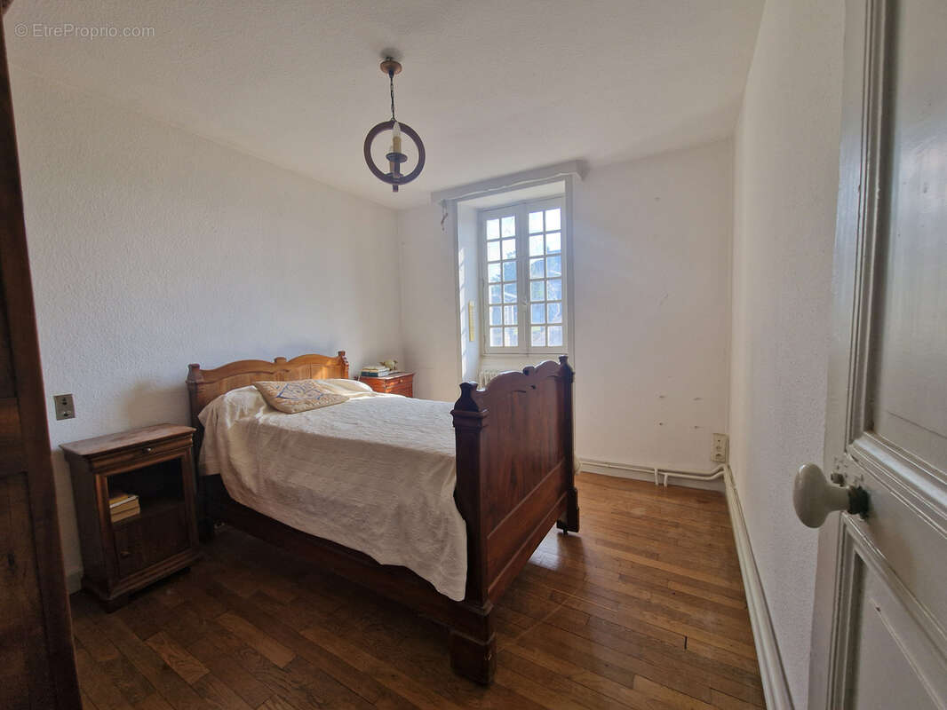 Maison à JUGEALS-NAZARETH