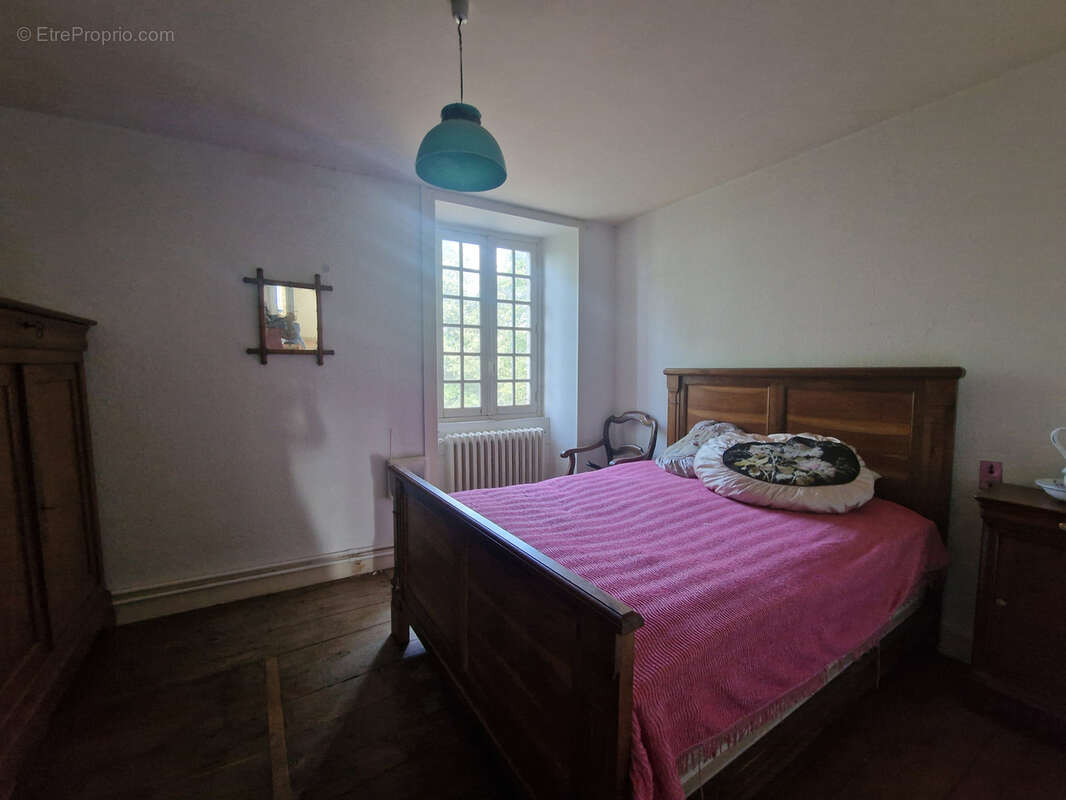 Maison à JUGEALS-NAZARETH