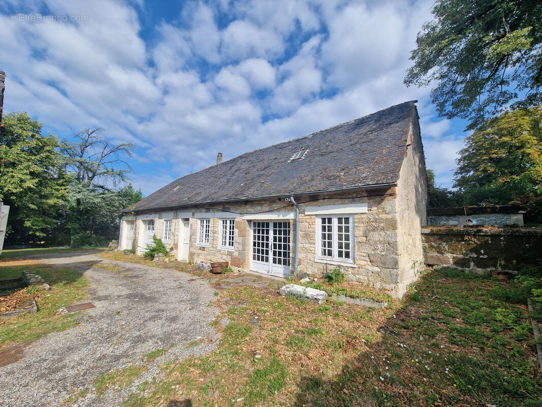 Maison à JUGEALS-NAZARETH