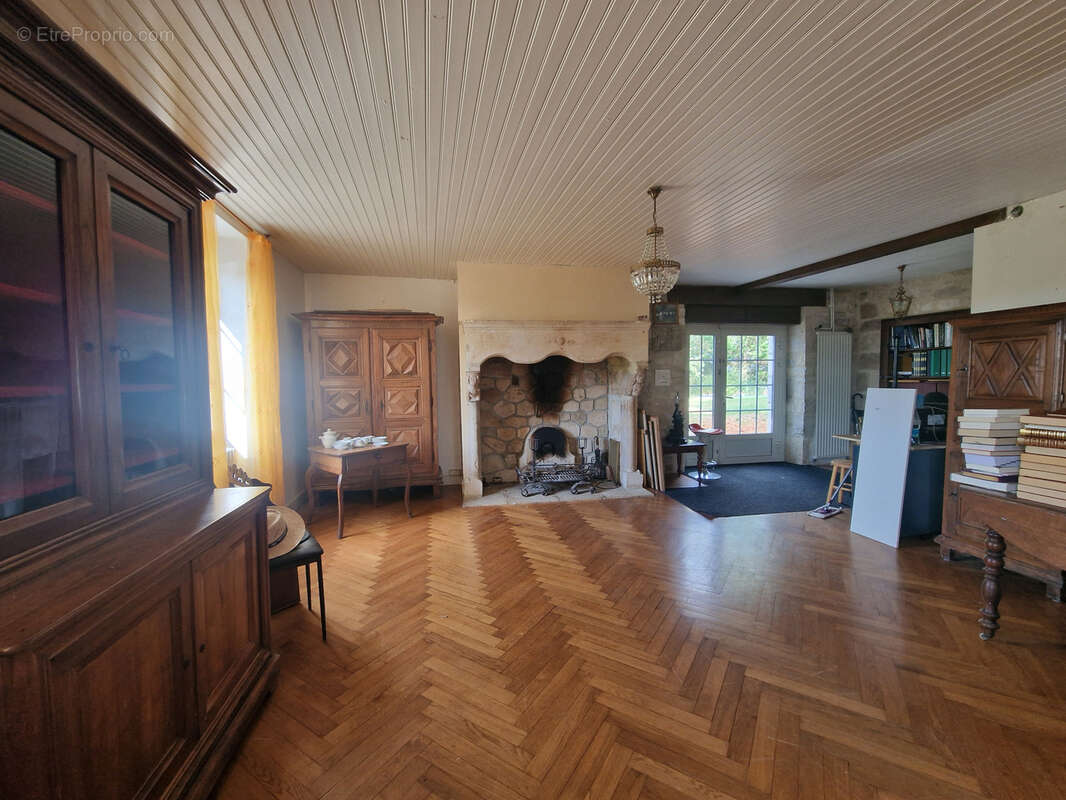 Maison à JUGEALS-NAZARETH