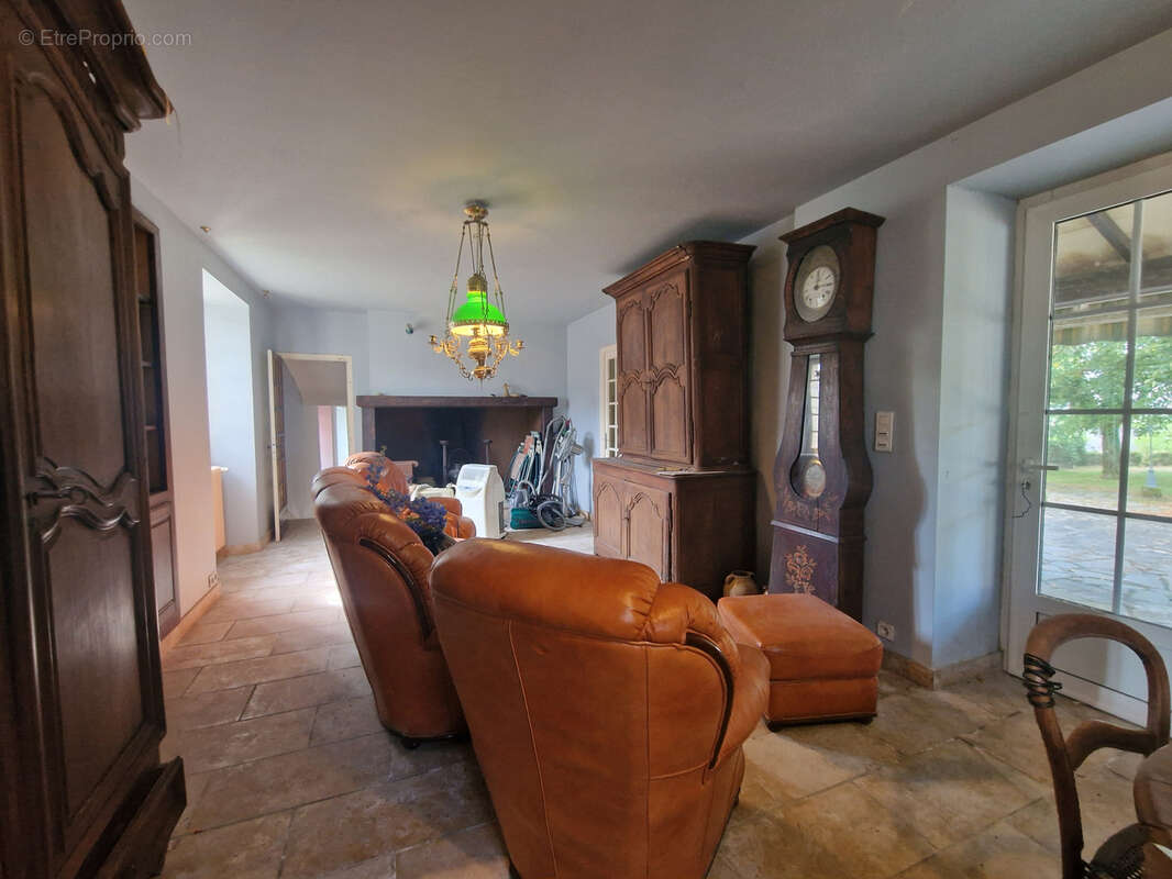 Maison à JUGEALS-NAZARETH