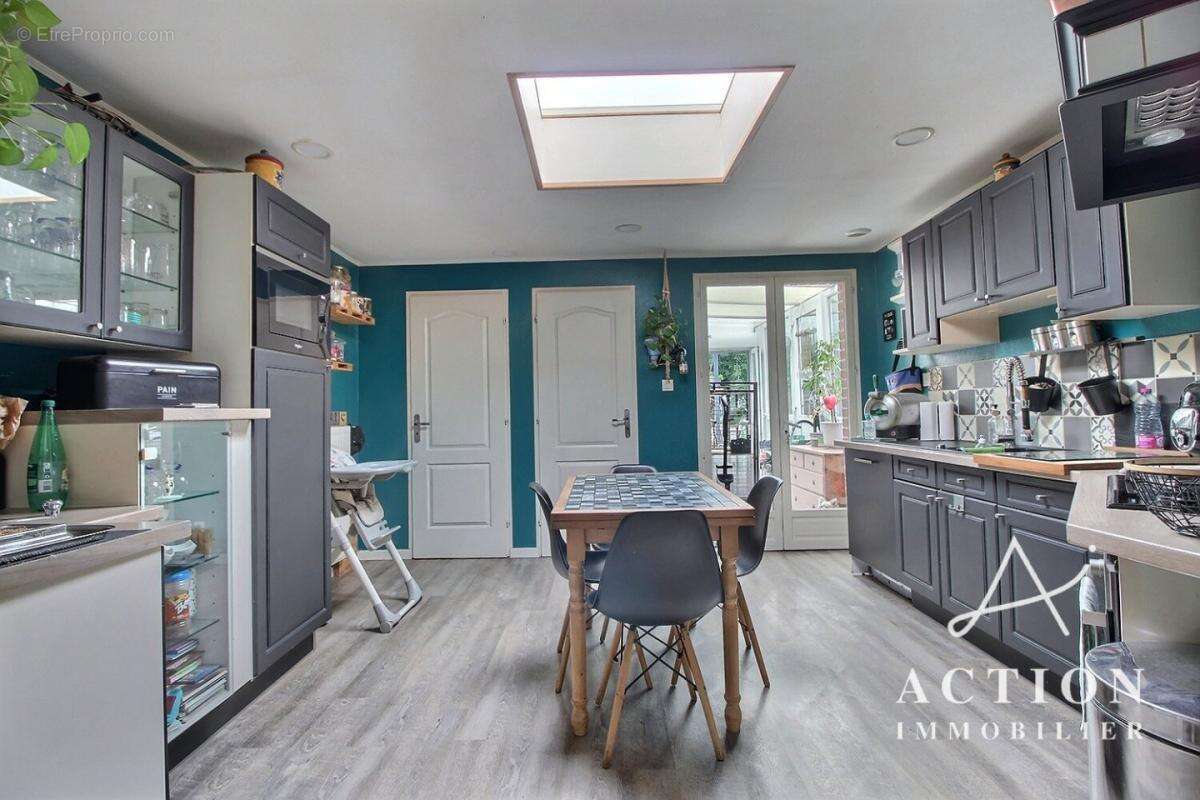 Maison à HELLEMMES-LILLE