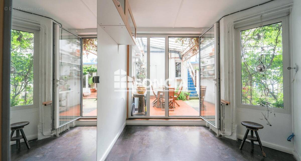 Appartement à PARIS-14E