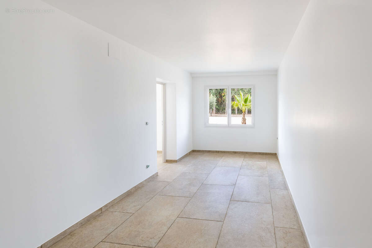 Maison à PUGET-SUR-ARGENS