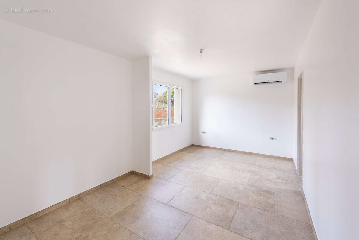 Maison à PUGET-SUR-ARGENS