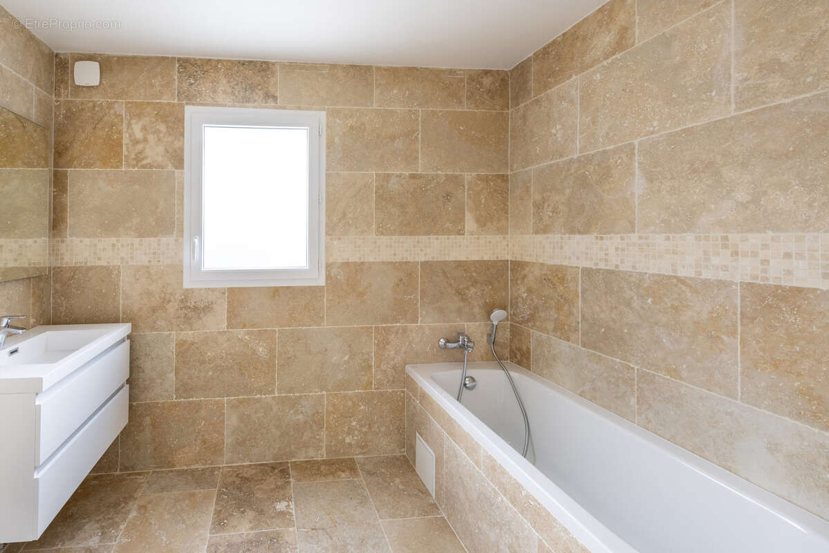 Maison à PUGET-SUR-ARGENS