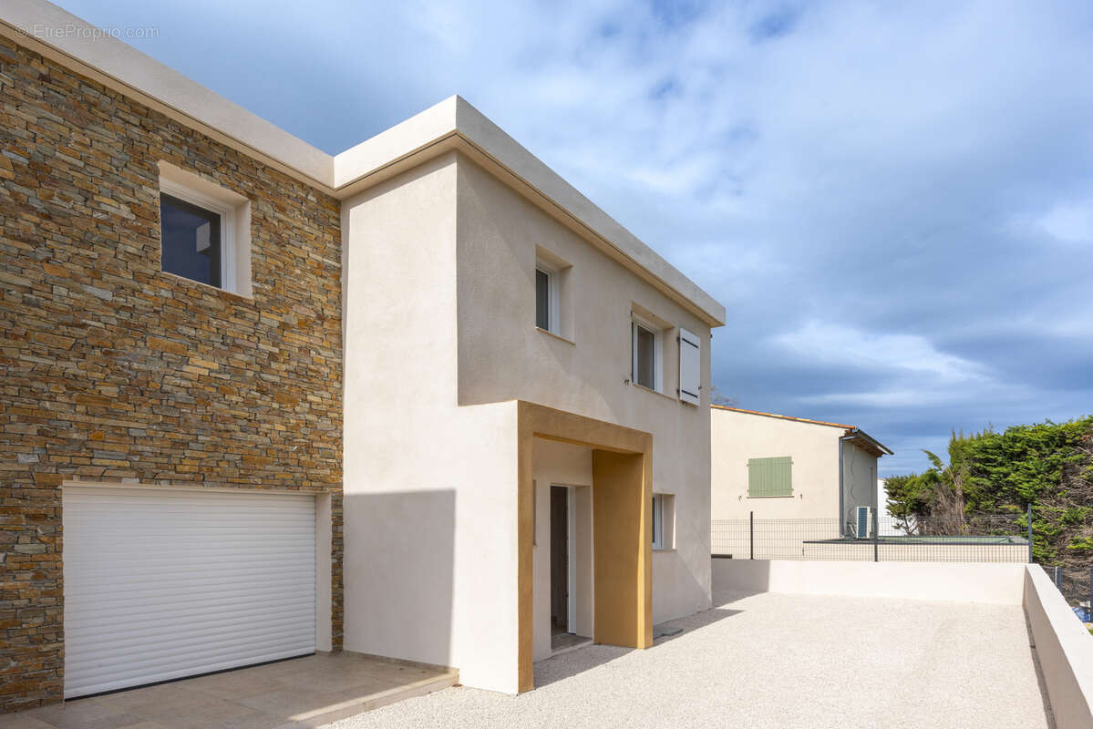Maison à PUGET-SUR-ARGENS