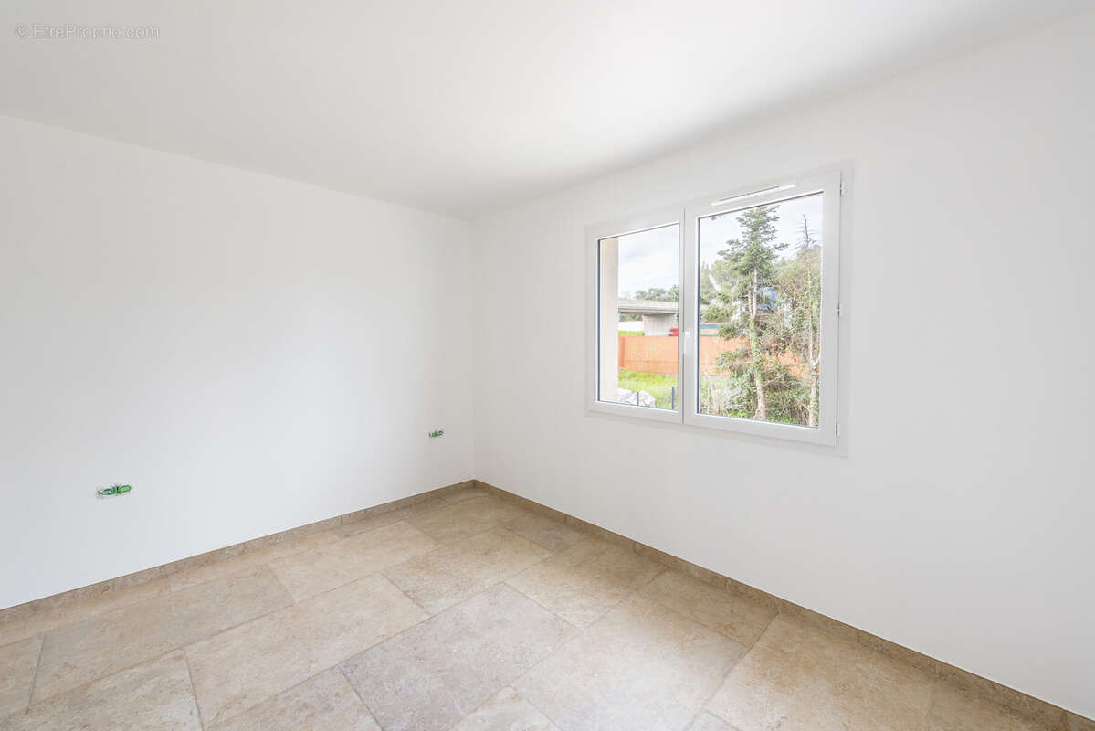 Maison à PUGET-SUR-ARGENS