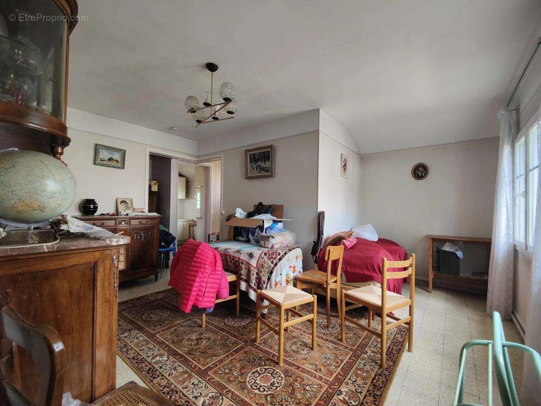 Maison à LES CLAYES-SOUS-BOIS