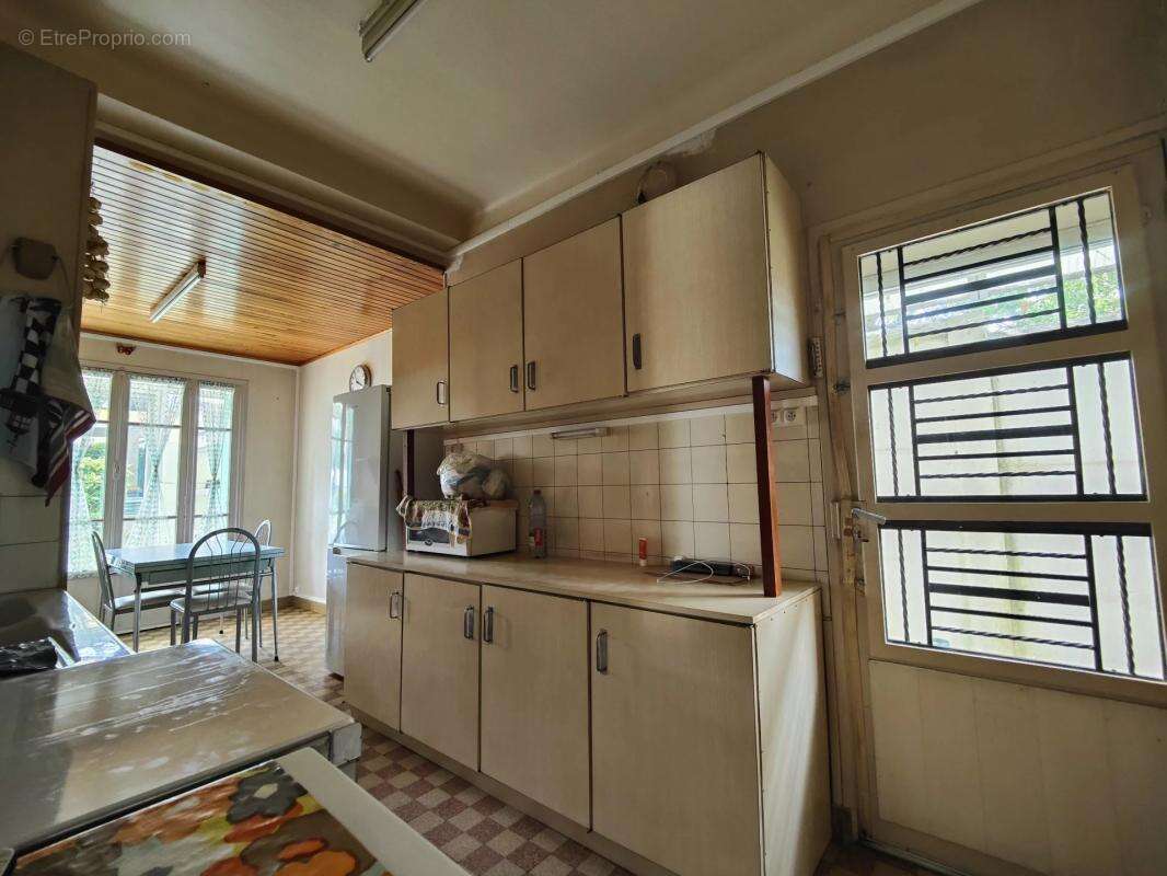 Maison à LES CLAYES-SOUS-BOIS