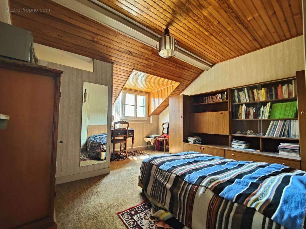 Maison à LES CLAYES-SOUS-BOIS