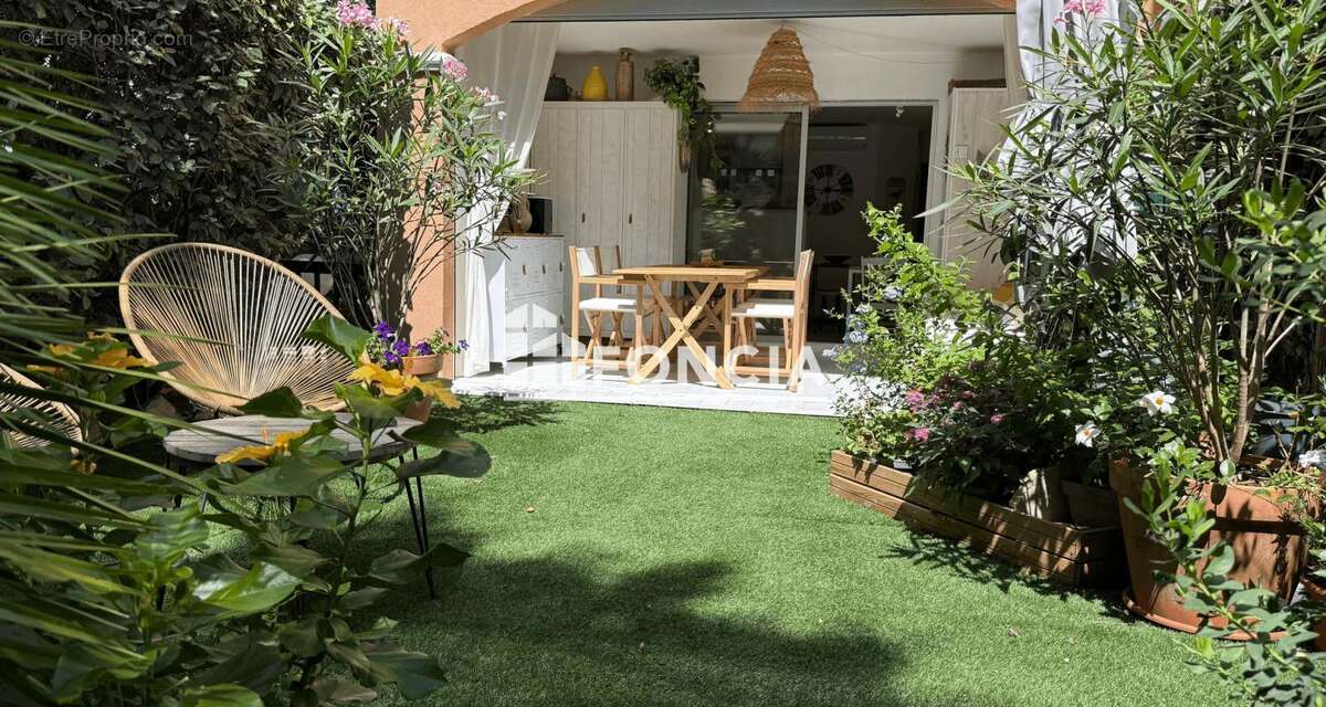 Appartement à LA CROIX-VALMER