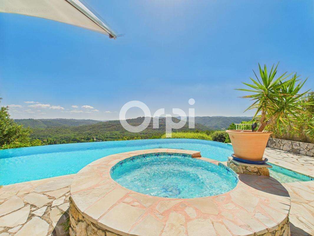 Maison à MONTAUROUX