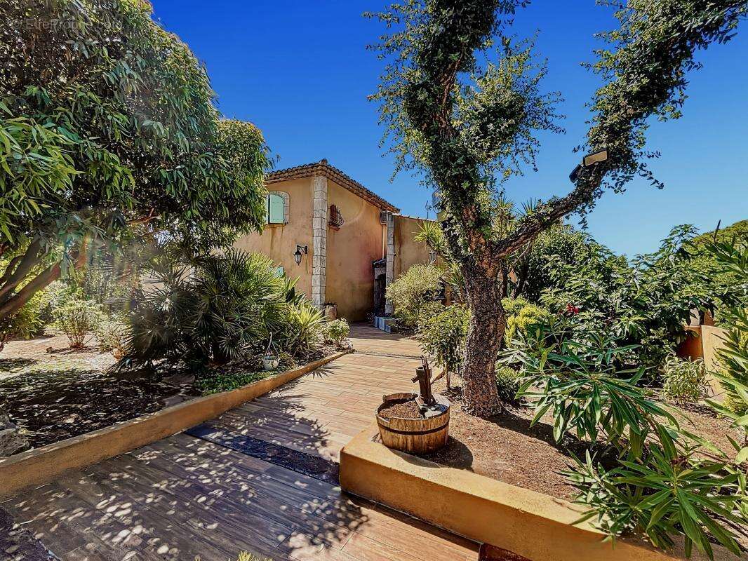 Maison à SAINT-RAPHAEL